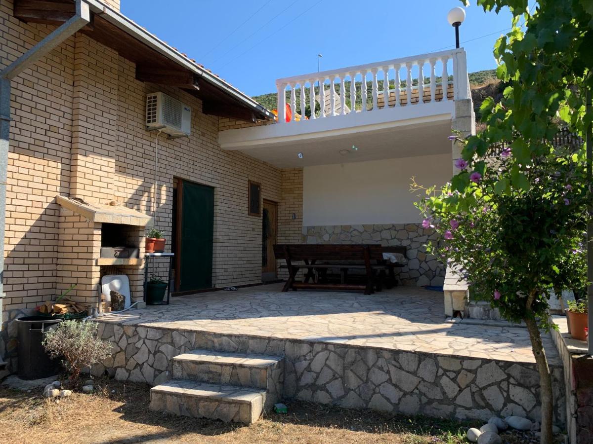 Holiday Home Bratica Улцинь Екстер'єр фото