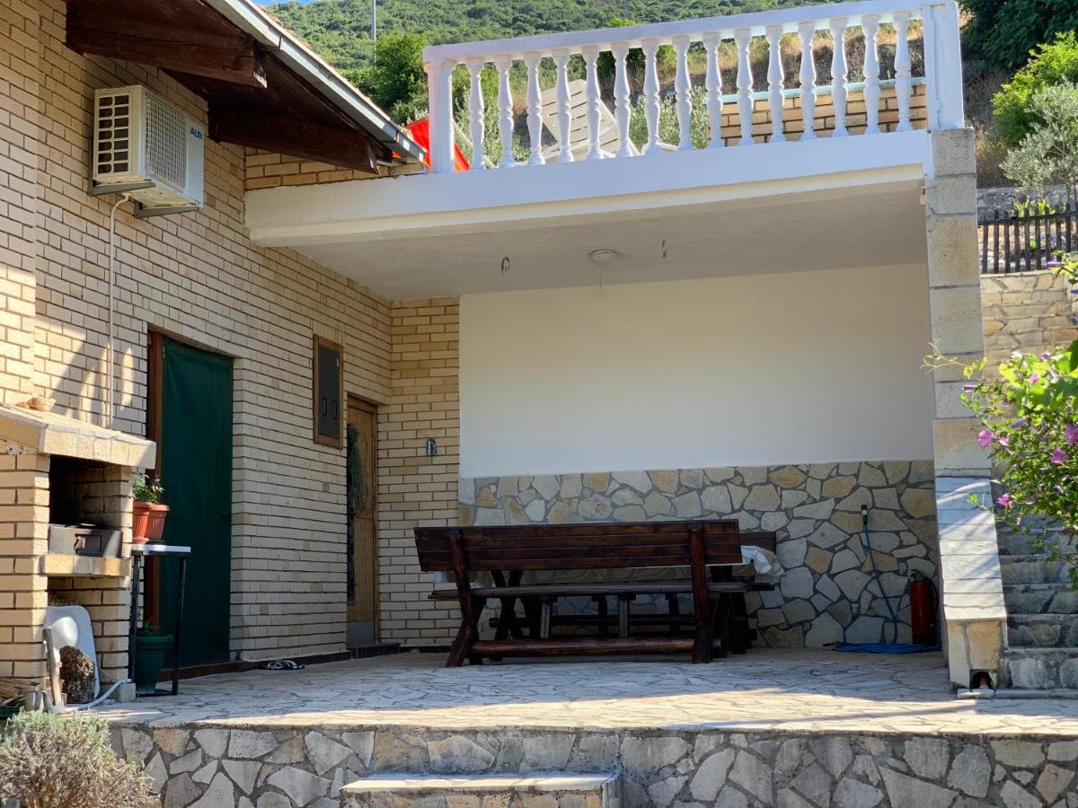 Holiday Home Bratica Улцинь Екстер'єр фото