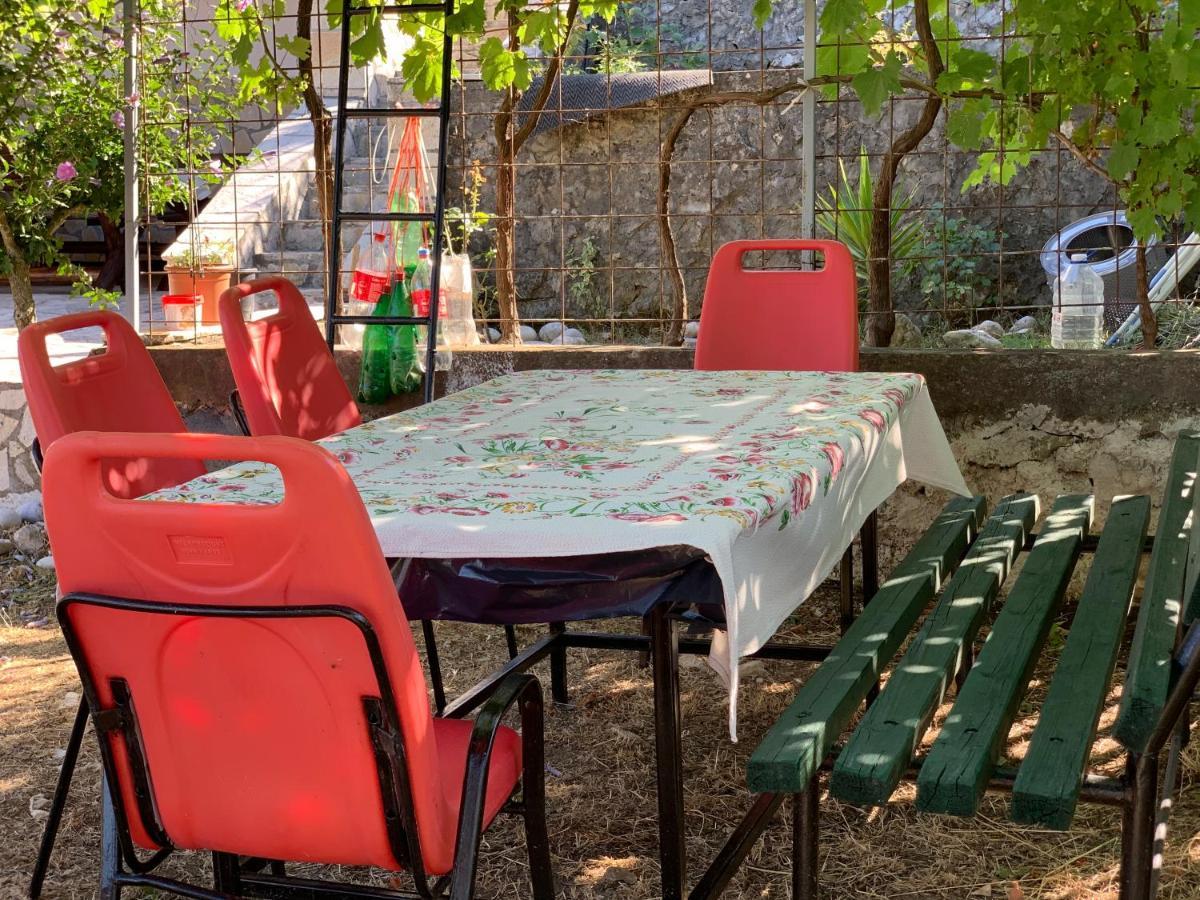 Holiday Home Bratica Улцинь Екстер'єр фото