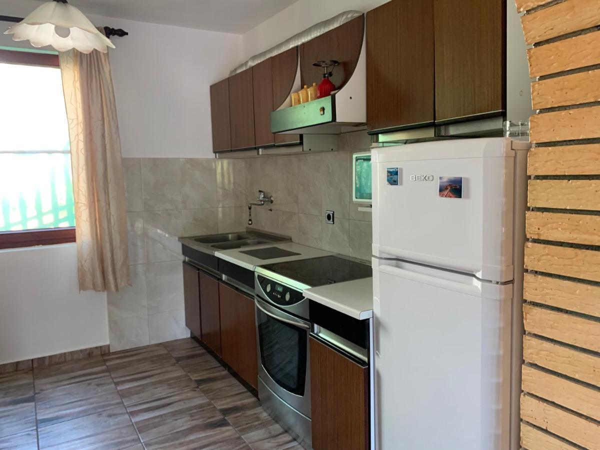 Holiday Home Bratica Улцинь Екстер'єр фото