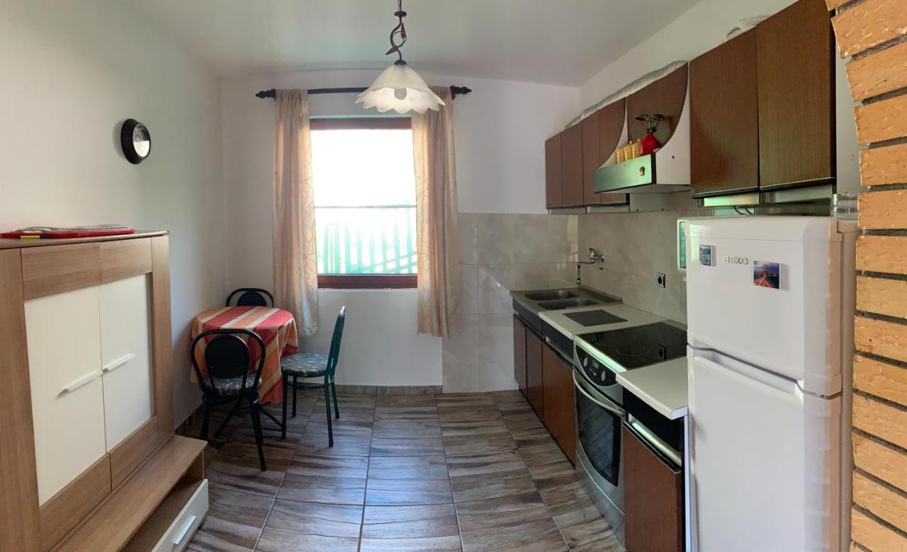 Holiday Home Bratica Улцинь Екстер'єр фото