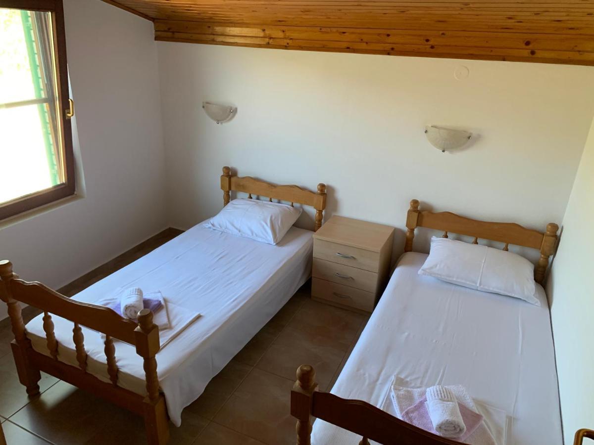 Holiday Home Bratica Улцинь Екстер'єр фото