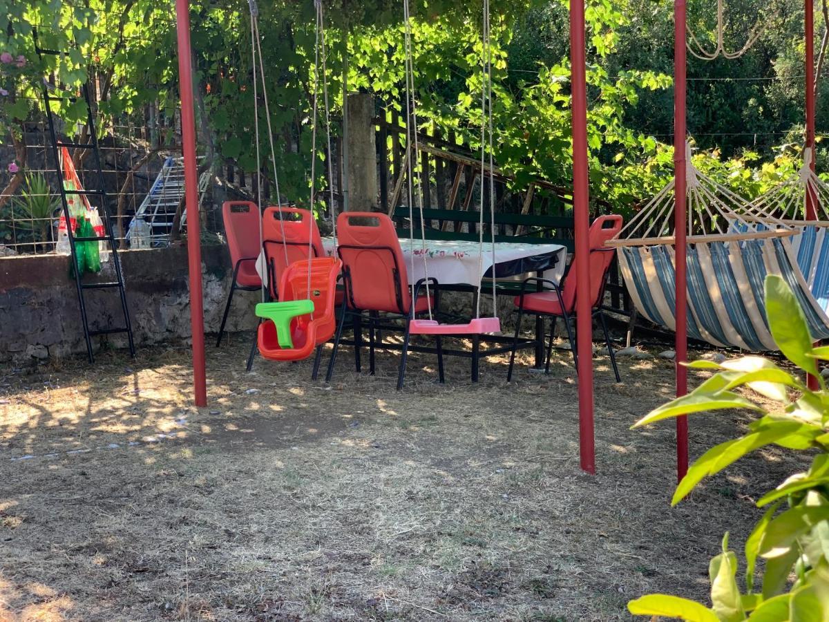 Holiday Home Bratica Улцинь Екстер'єр фото