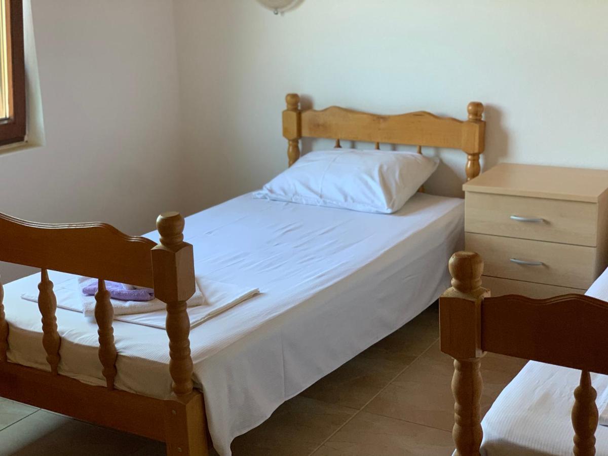 Holiday Home Bratica Улцинь Екстер'єр фото