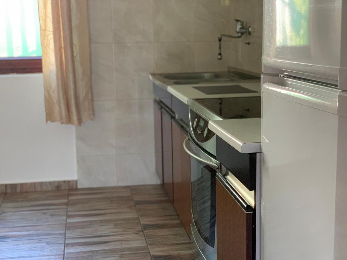 Holiday Home Bratica Улцинь Екстер'єр фото