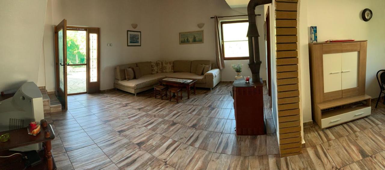 Holiday Home Bratica Улцинь Екстер'єр фото