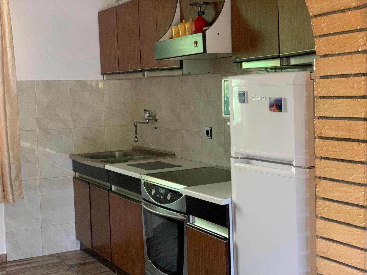 Holiday Home Bratica Улцинь Екстер'єр фото