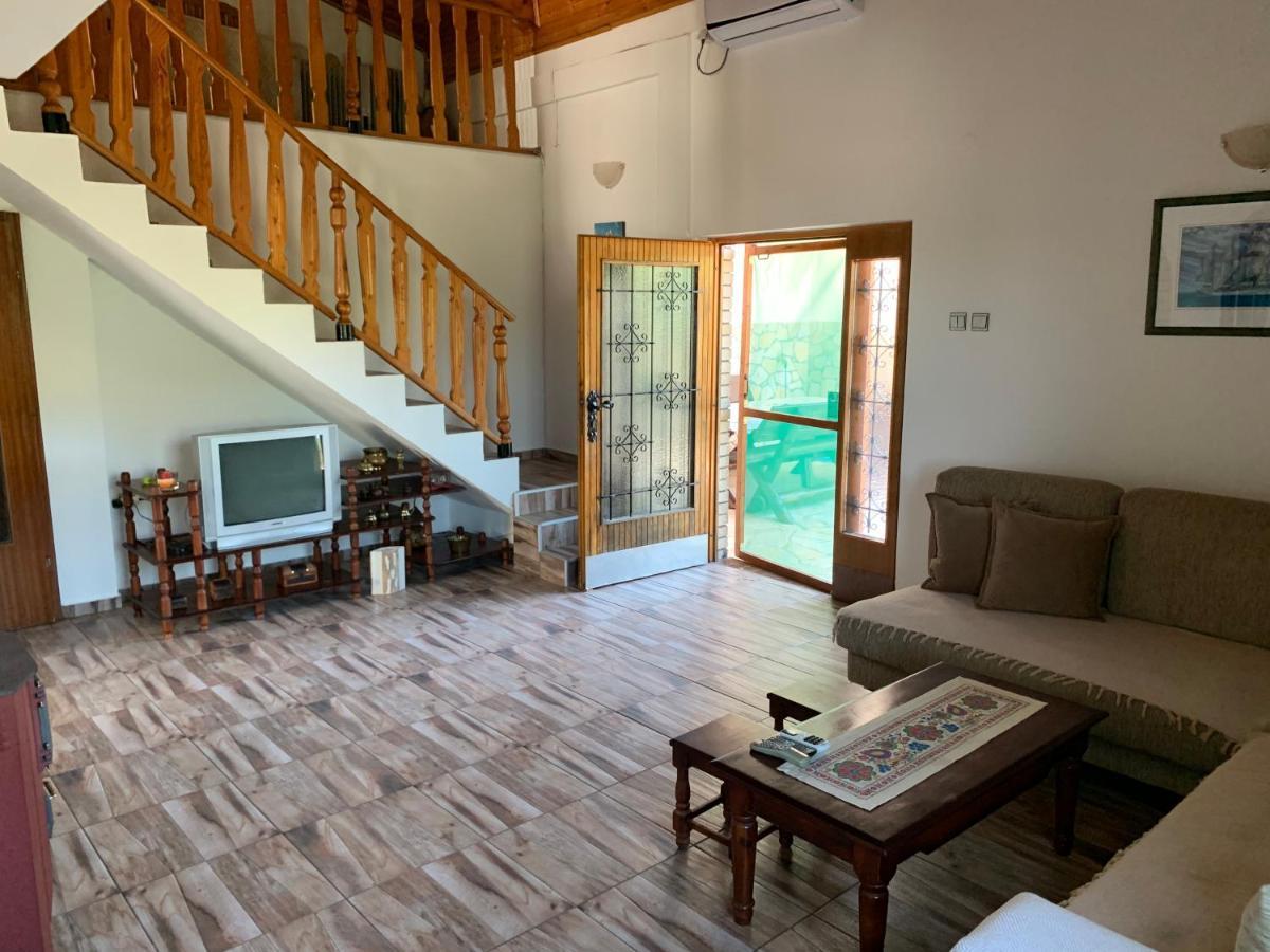 Holiday Home Bratica Улцинь Екстер'єр фото