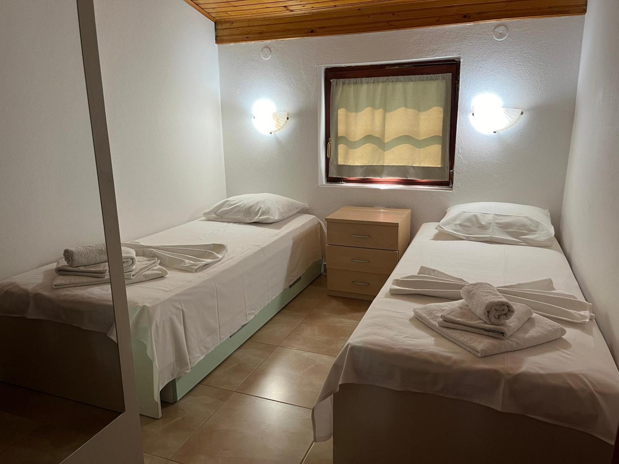 Holiday Home Bratica Улцинь Екстер'єр фото