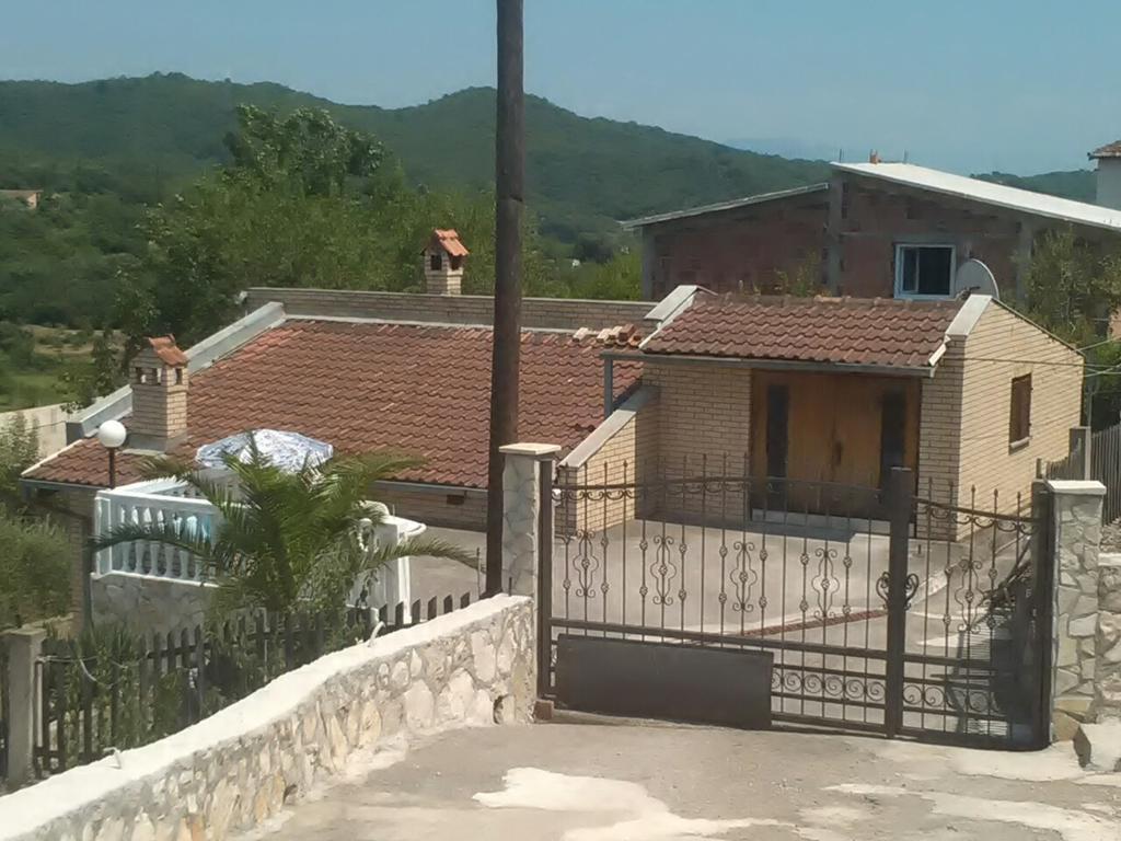 Holiday Home Bratica Улцинь Екстер'єр фото