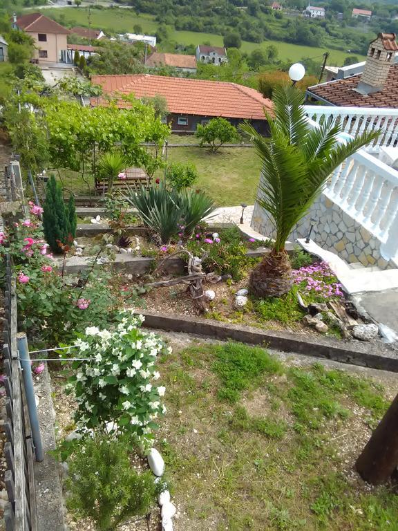 Holiday Home Bratica Улцинь Екстер'єр фото